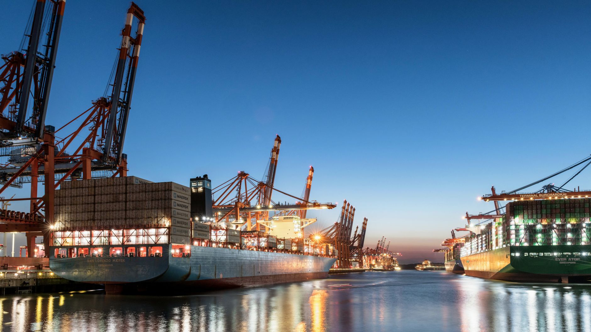Burst Congestion at Ports: Managing Sudden Ship Arrivals for Resilient Freight Operations