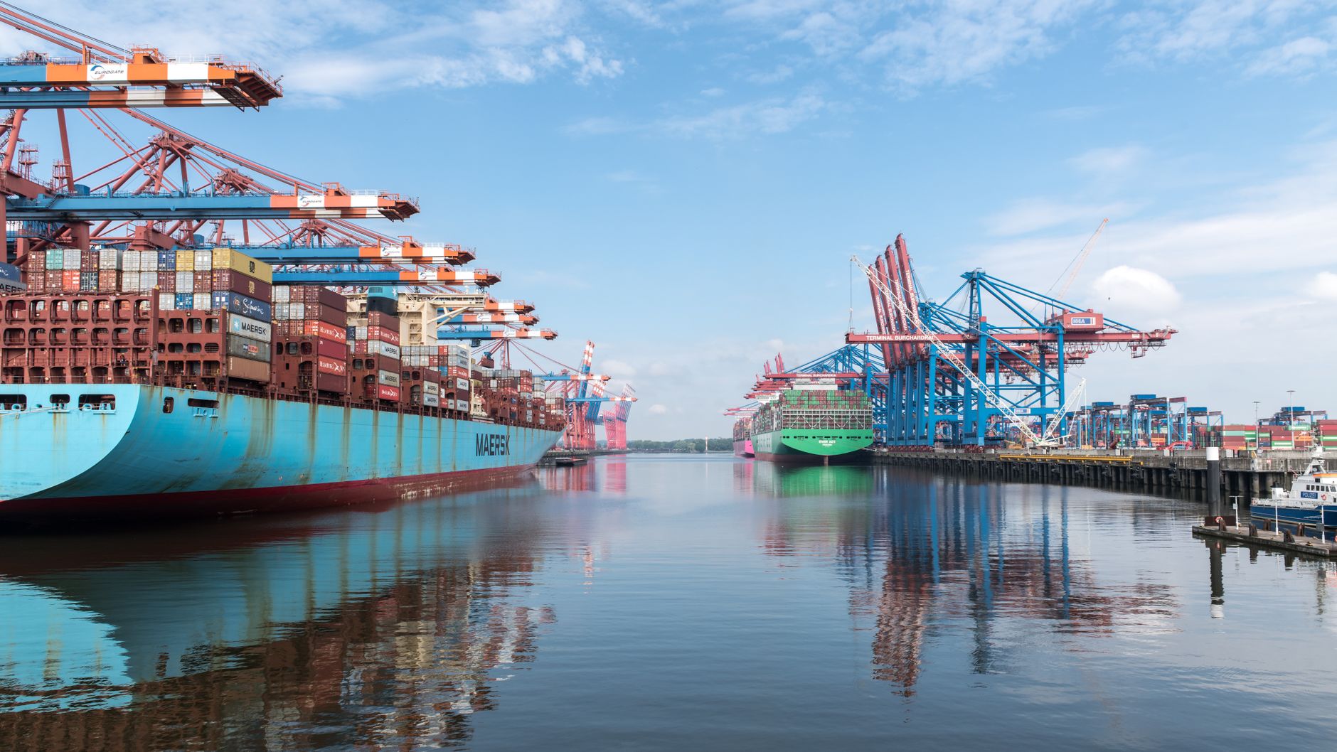 Red Sea Shipping Remains Steady Amid Security Risks and Route Shifts