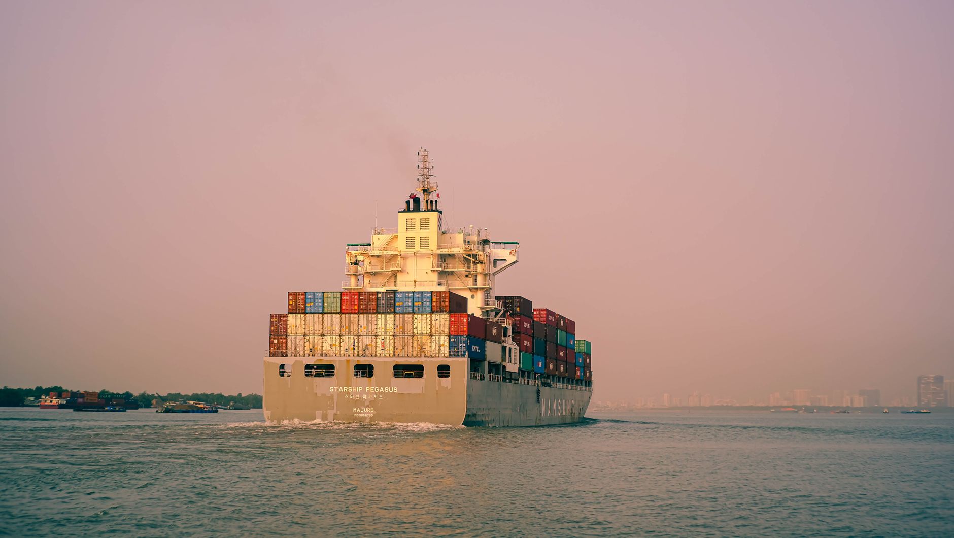Shipping Disruption Drives Rate Hikes, Shifting Freight from Spot to Contract Markets