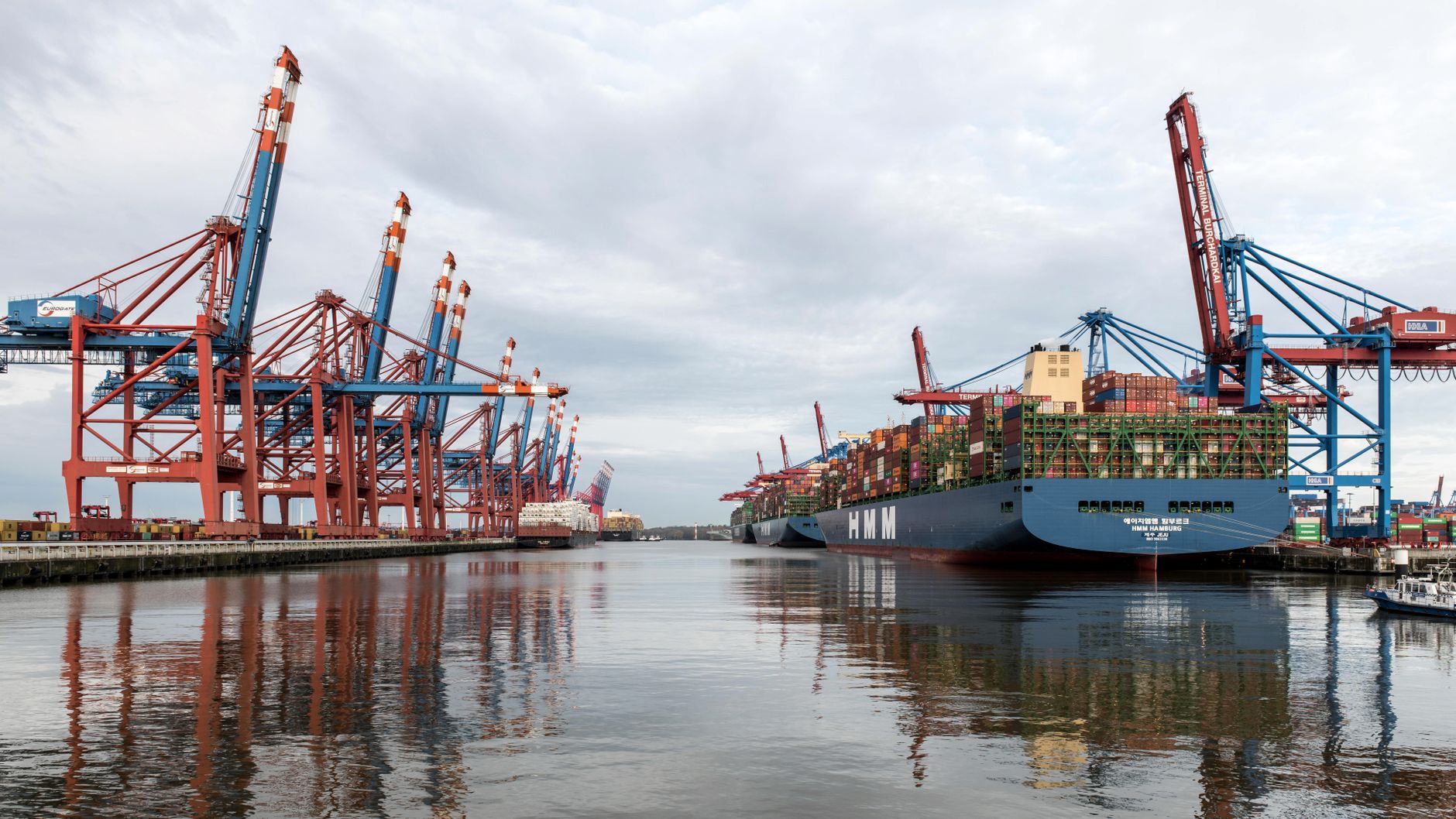 Typhoon Disruptions Hit Shanghai Port